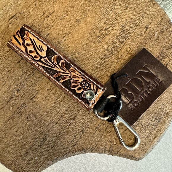 Leather Key Holder Tooled Leather Western Keychain NEW FAST SHIP - Picture 1 of 3